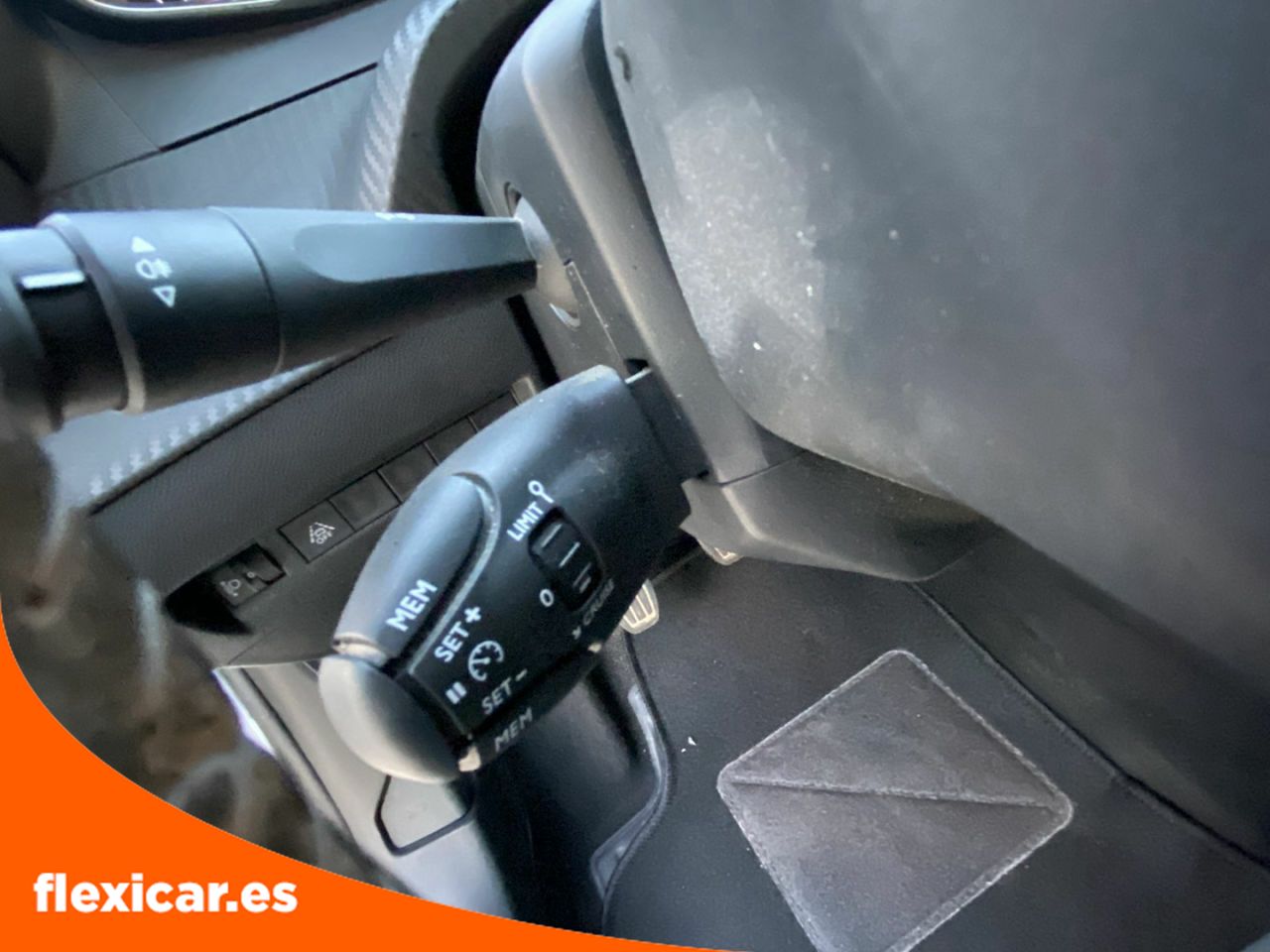 Foto Peugeot 208 18