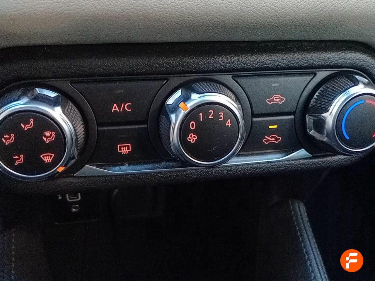 Foto Nissan Micra 17