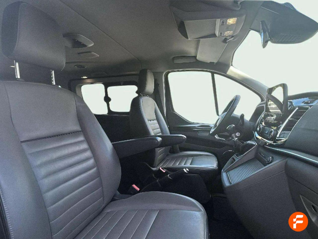 Foto Ford Tourneo Custom 12