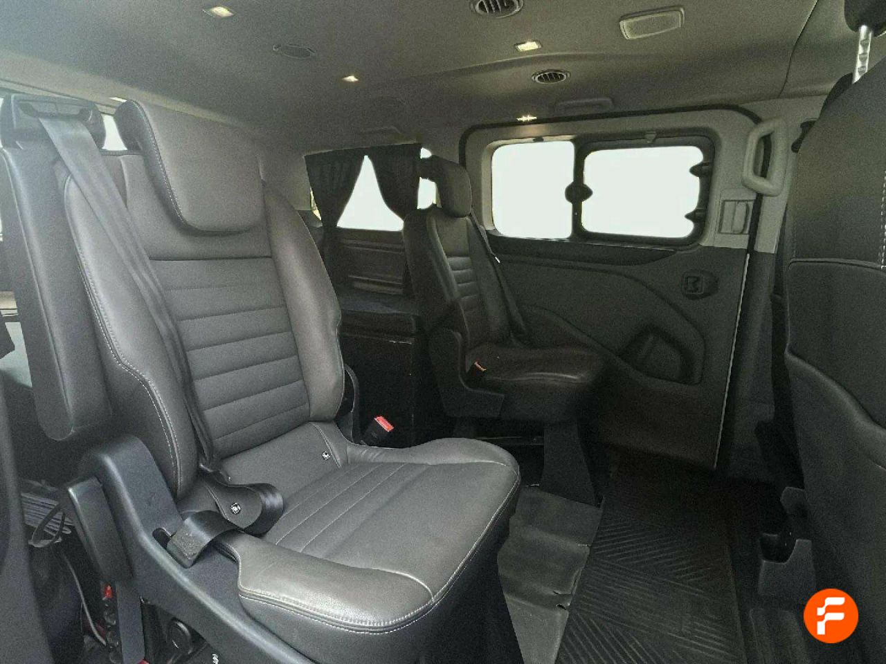 Foto Ford Tourneo Custom 13