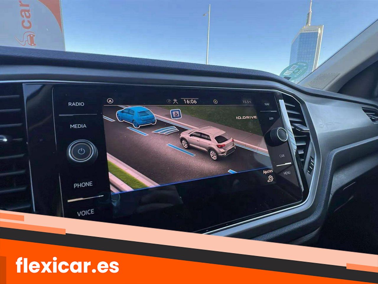 Foto Volkswagen T-Roc 12