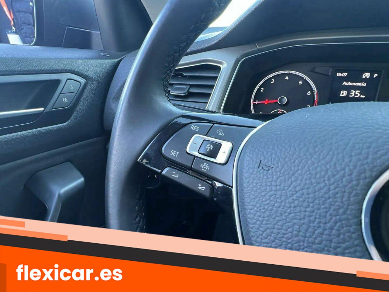 Foto Volkswagen T-Roc 14