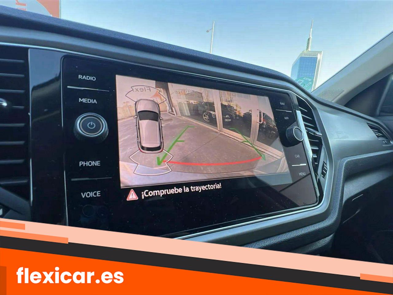 Foto Volkswagen T-Roc 15
