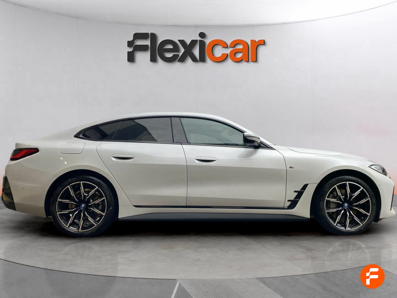 Foto BMW i4 8