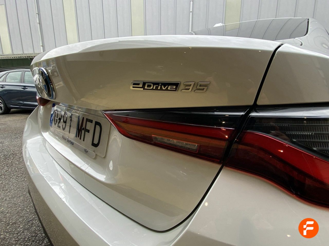 Foto BMW i4 11