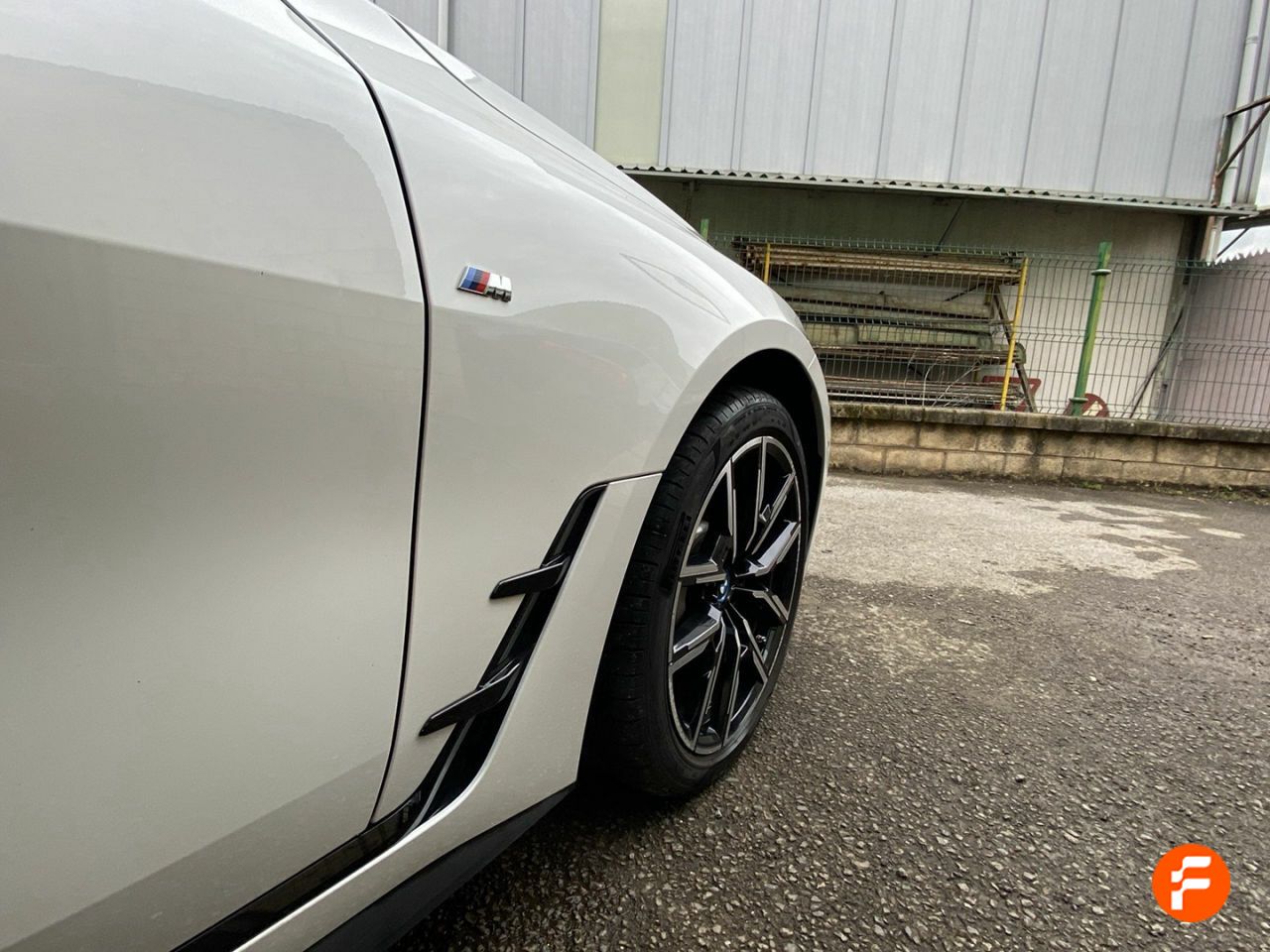 Foto BMW i4 12