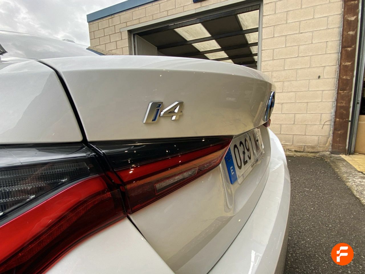 Foto BMW i4 13