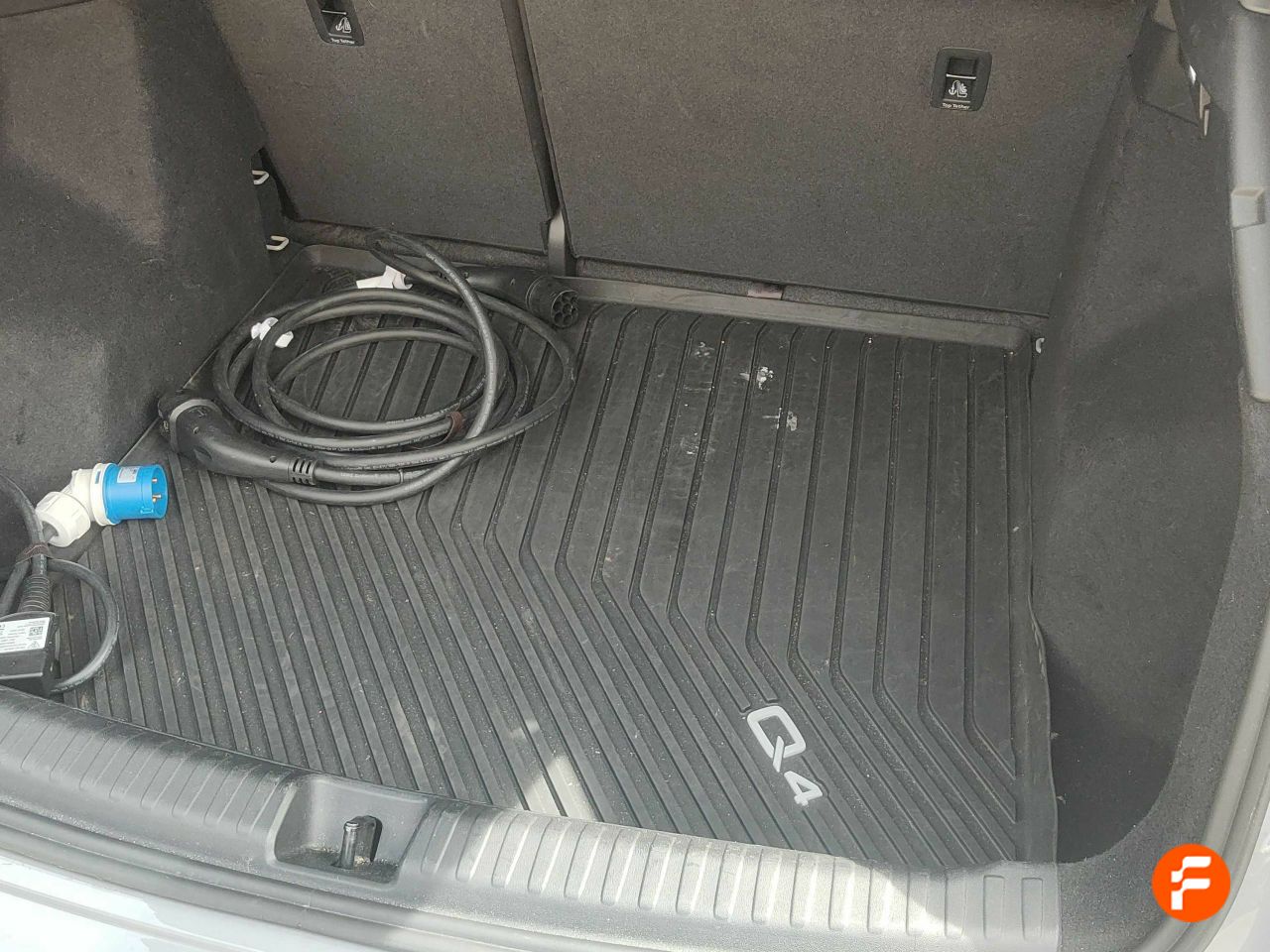 Foto Audi Q4 11
