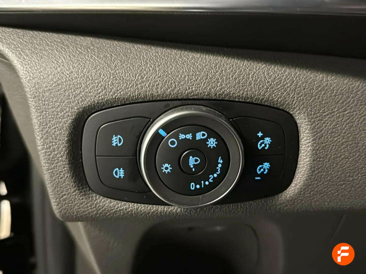 Foto Ford Tourneo Custom 19