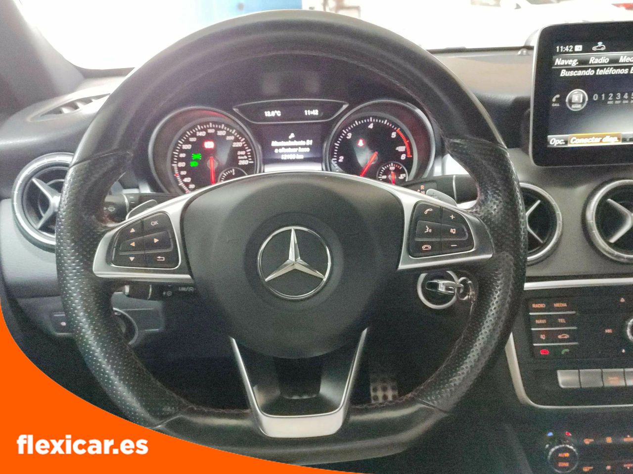 Foto Mercedes-Benz Clase CLA 14