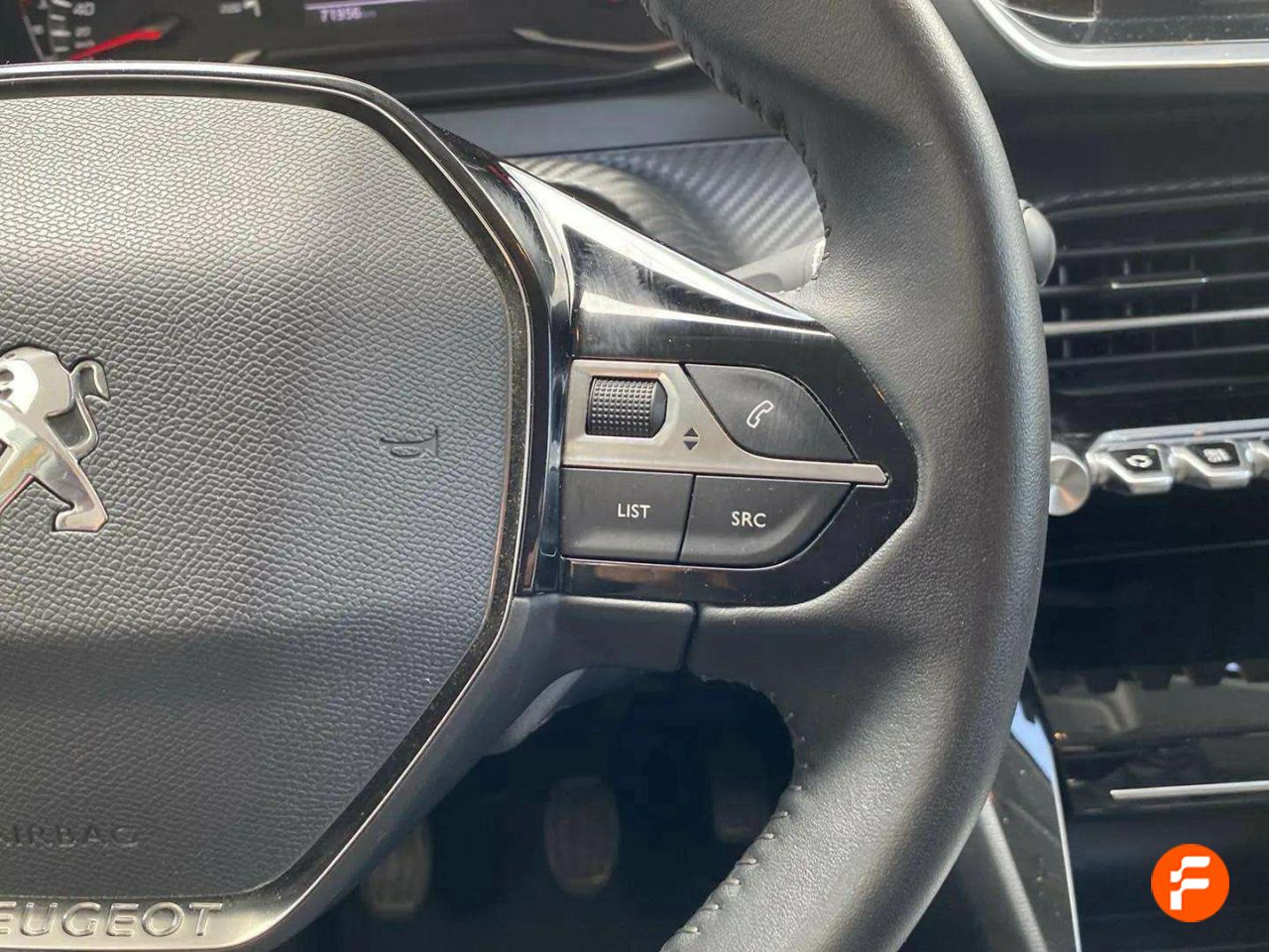 Foto Peugeot 208 14