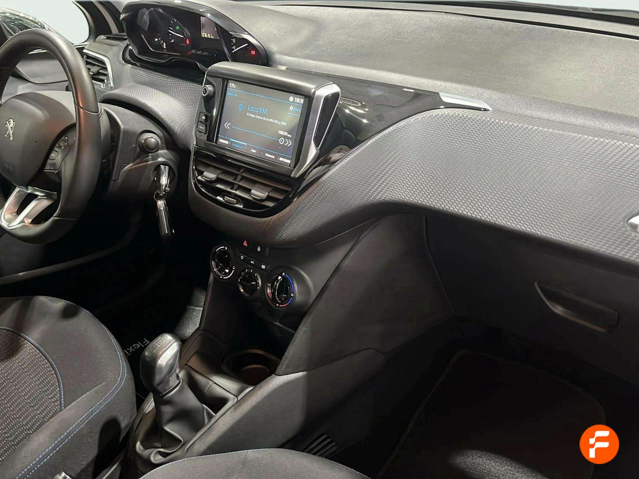 Foto Peugeot 208 13