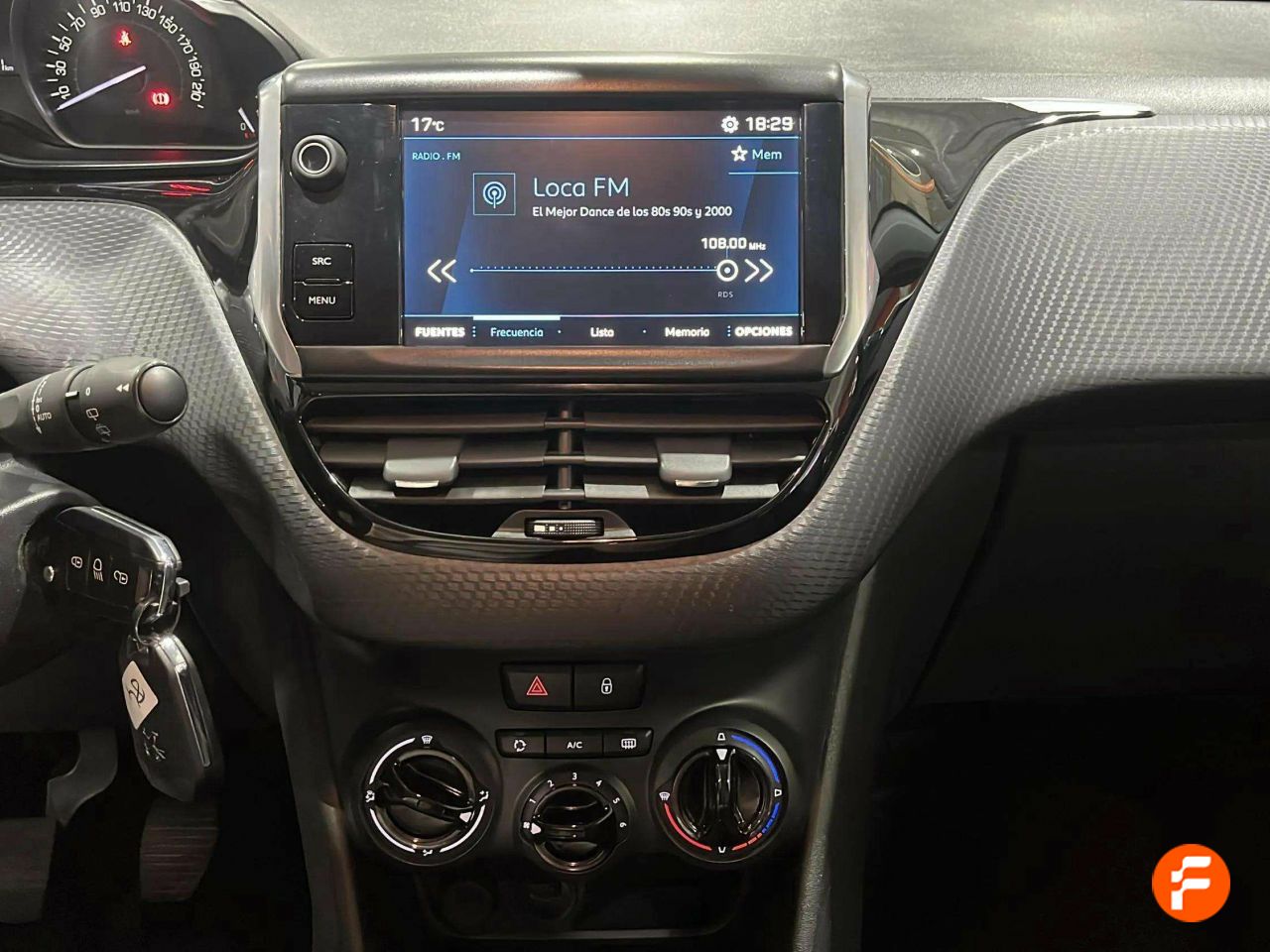 Foto Peugeot 208 21