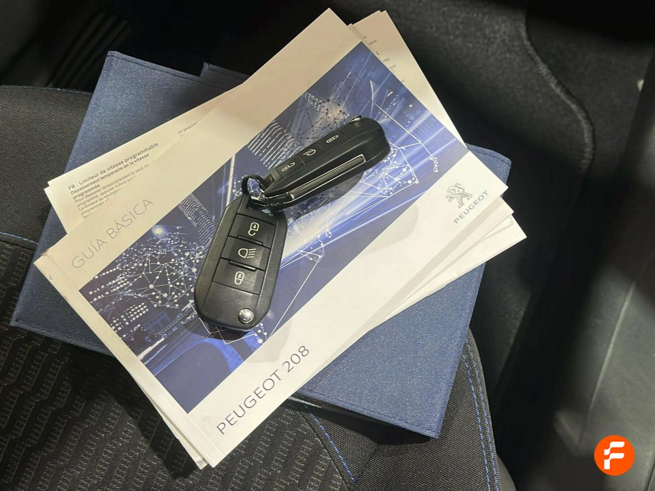 Foto Peugeot 208 28