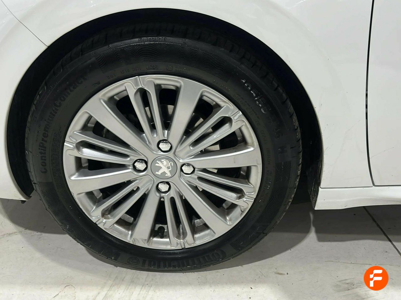 Foto Peugeot 208 30