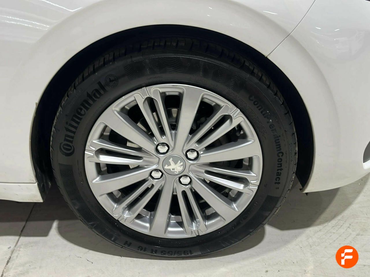 Foto Peugeot 208 31