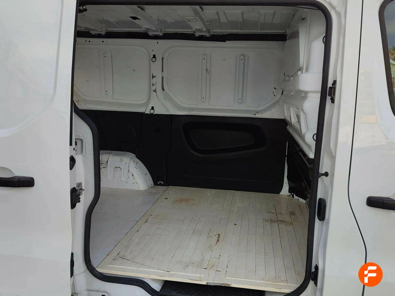 Foto Nissan NV300 10
