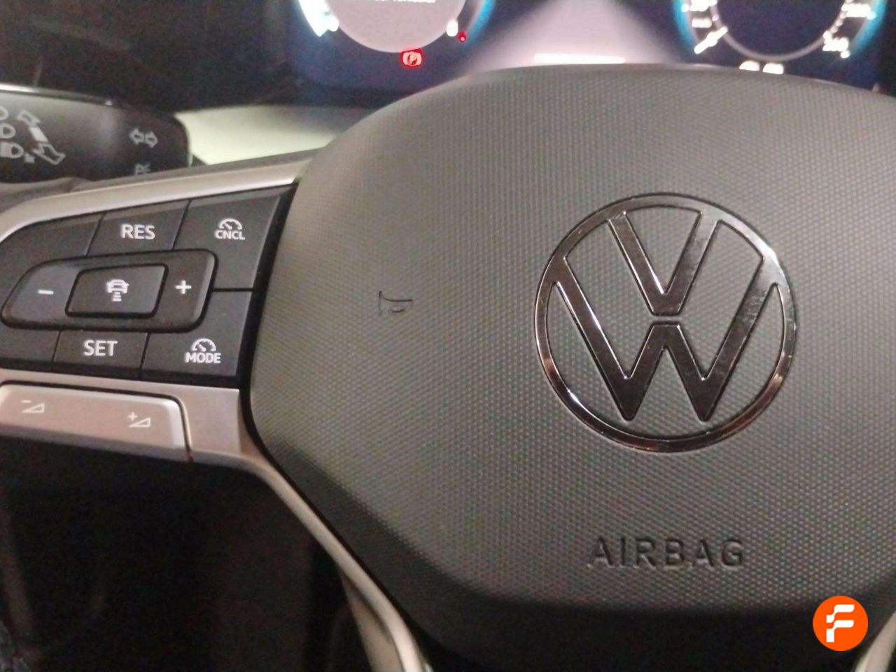 Foto Volkswagen Golf 26