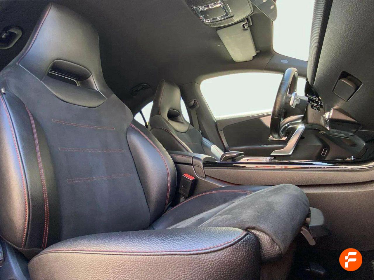 Foto Mercedes-Benz Clase CLA 14