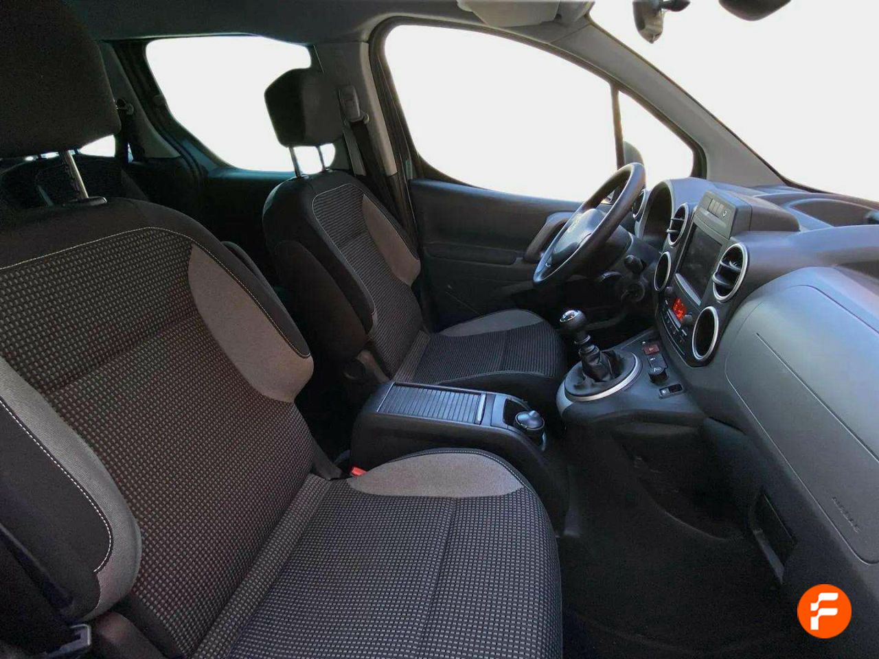 Foto Peugeot Partner 24