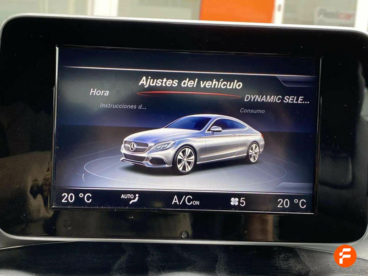 Foto Mercedes-Benz Clase C 25