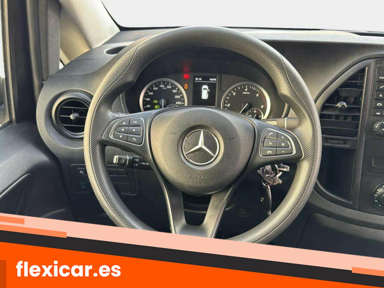 Foto Mercedes-Benz Vito 12