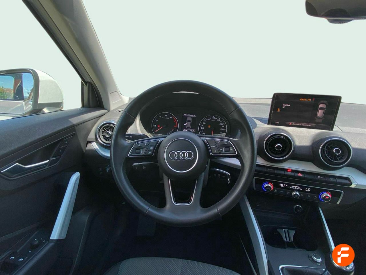 Foto Audi Q2 8