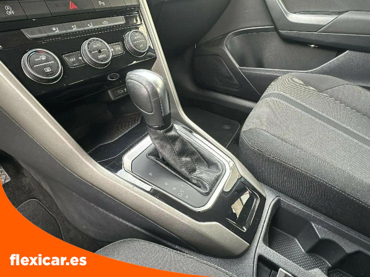 Foto Volkswagen T-Roc 16