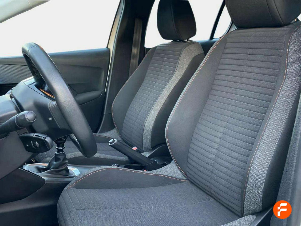 Foto Peugeot 208 10
