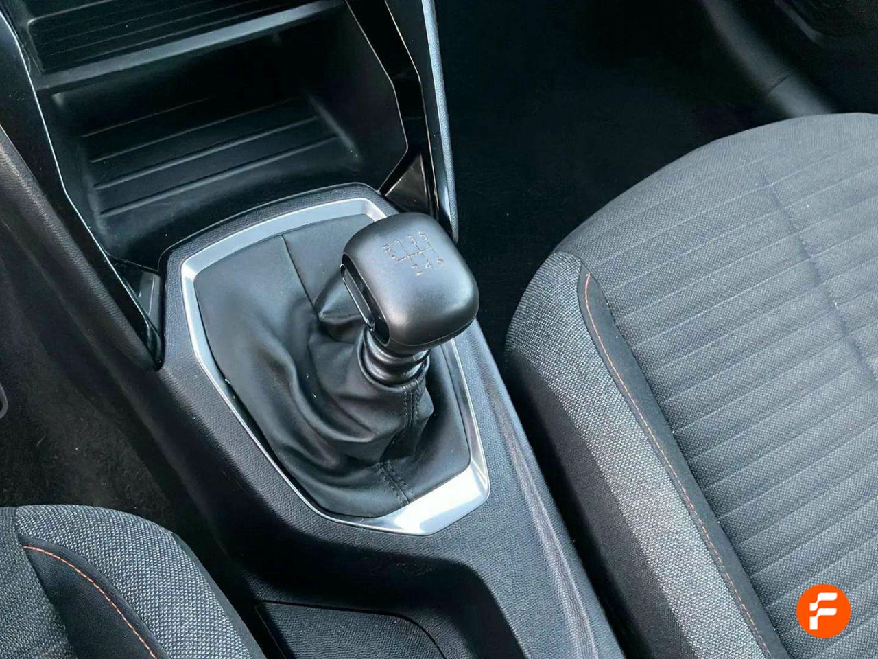 Foto Peugeot 208 22