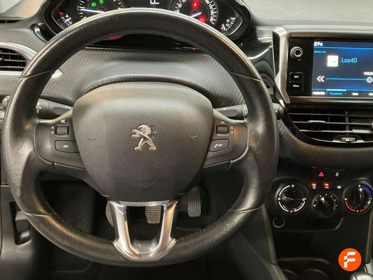Foto Peugeot 208 8