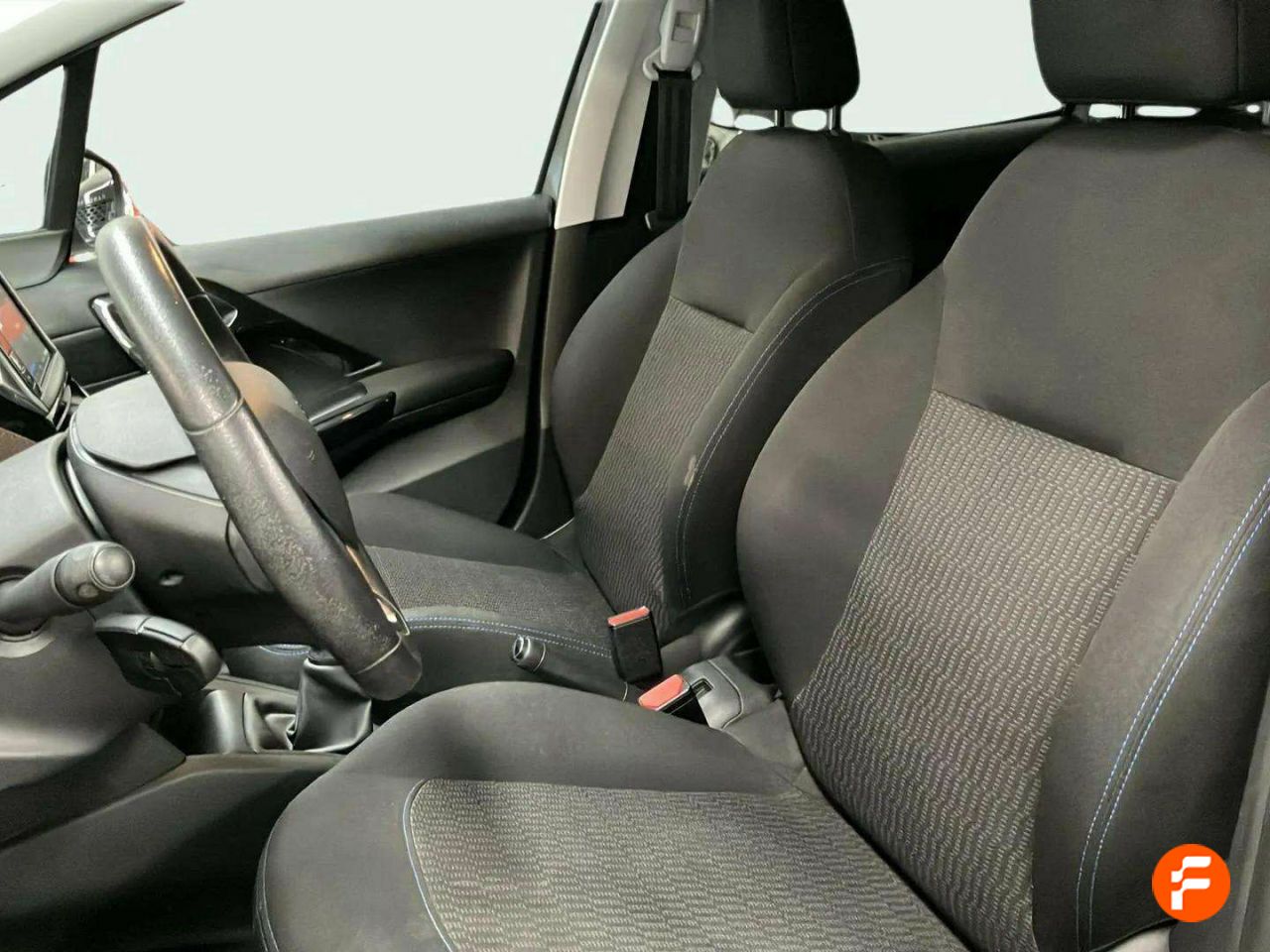 Foto Peugeot 208 10