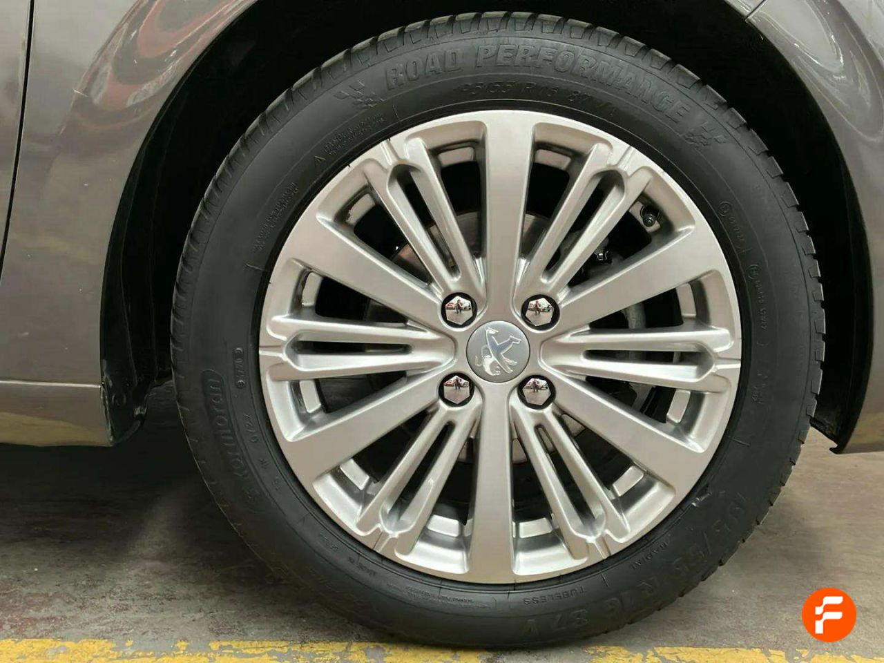 Foto Peugeot 208 16