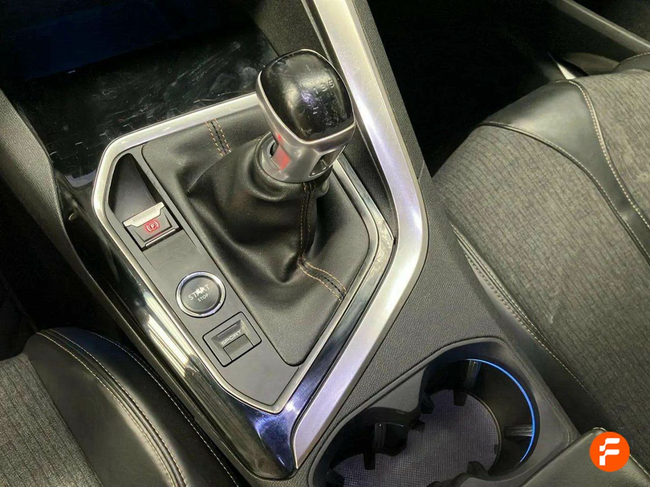 Foto Peugeot 5008 24