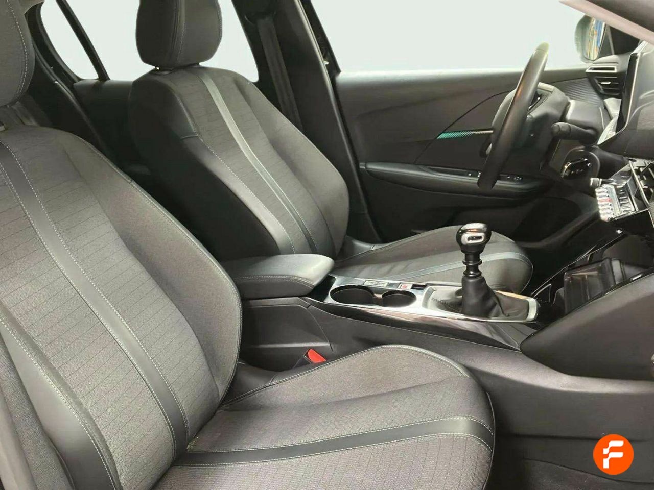 Foto Peugeot 208 11