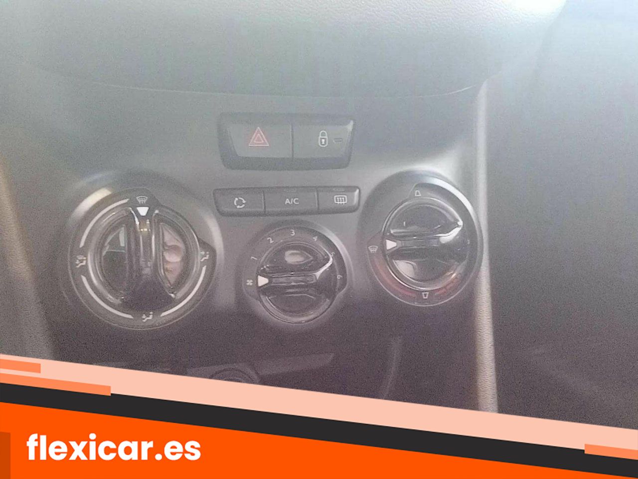 Foto Peugeot 208 15