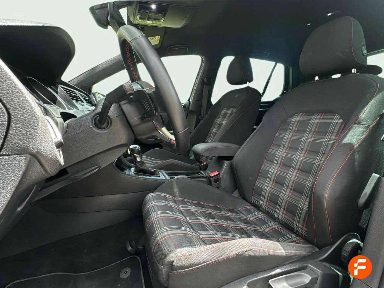 Foto Volkswagen Golf 13