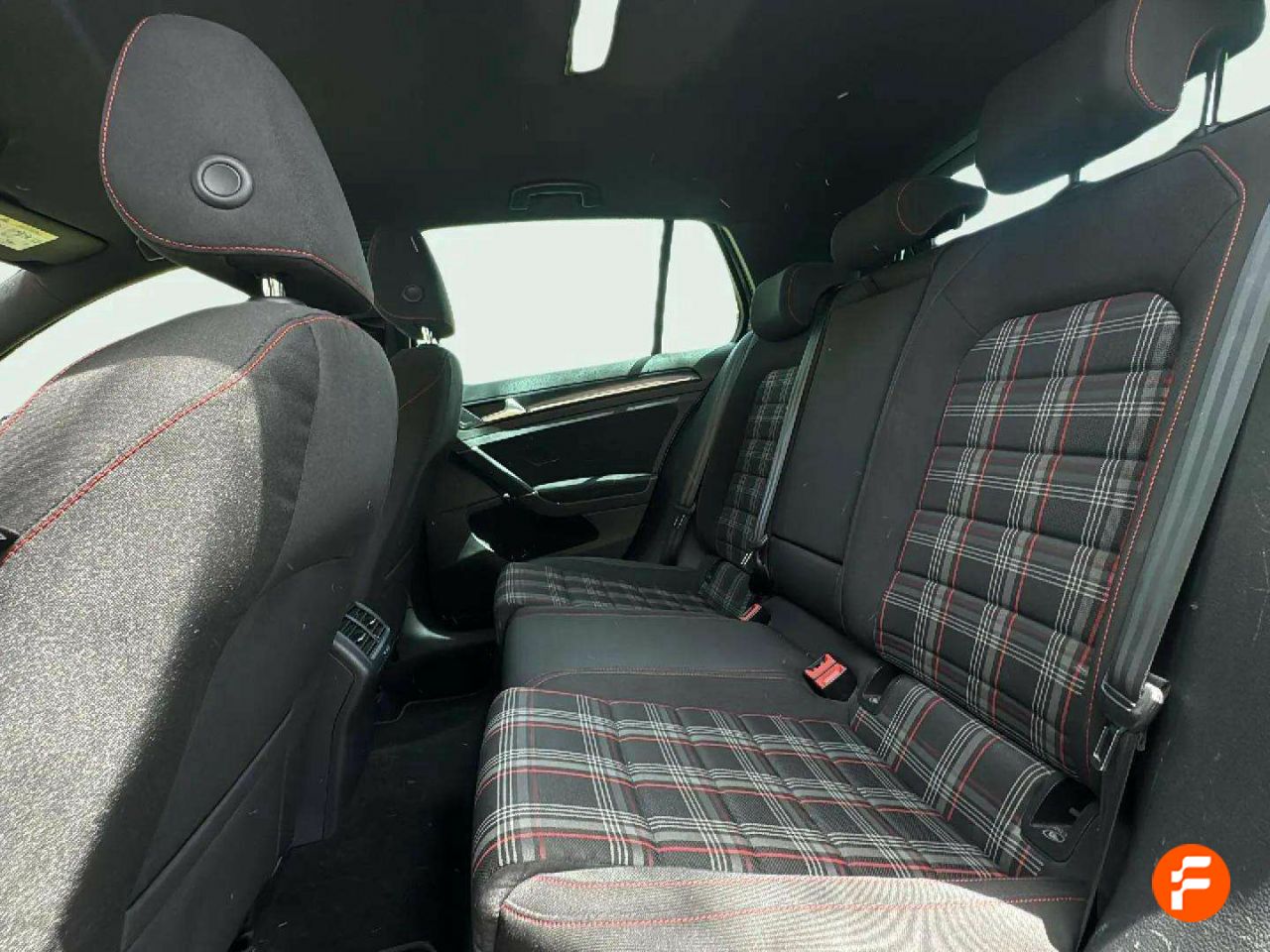 Foto Volkswagen Golf 14