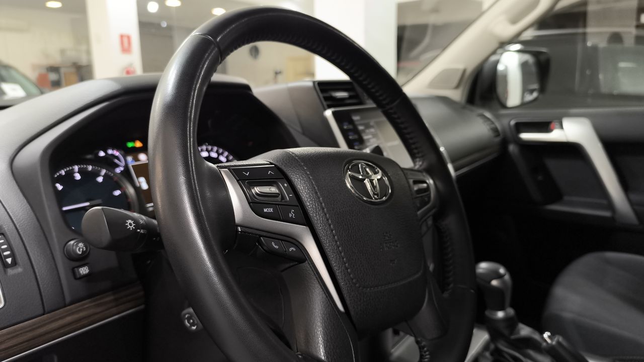 Foto Toyota Land Cruiser 11