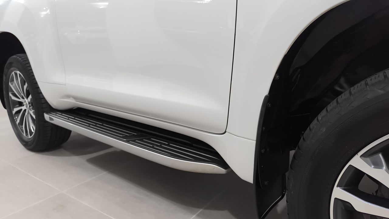 Foto Toyota Land Cruiser 32