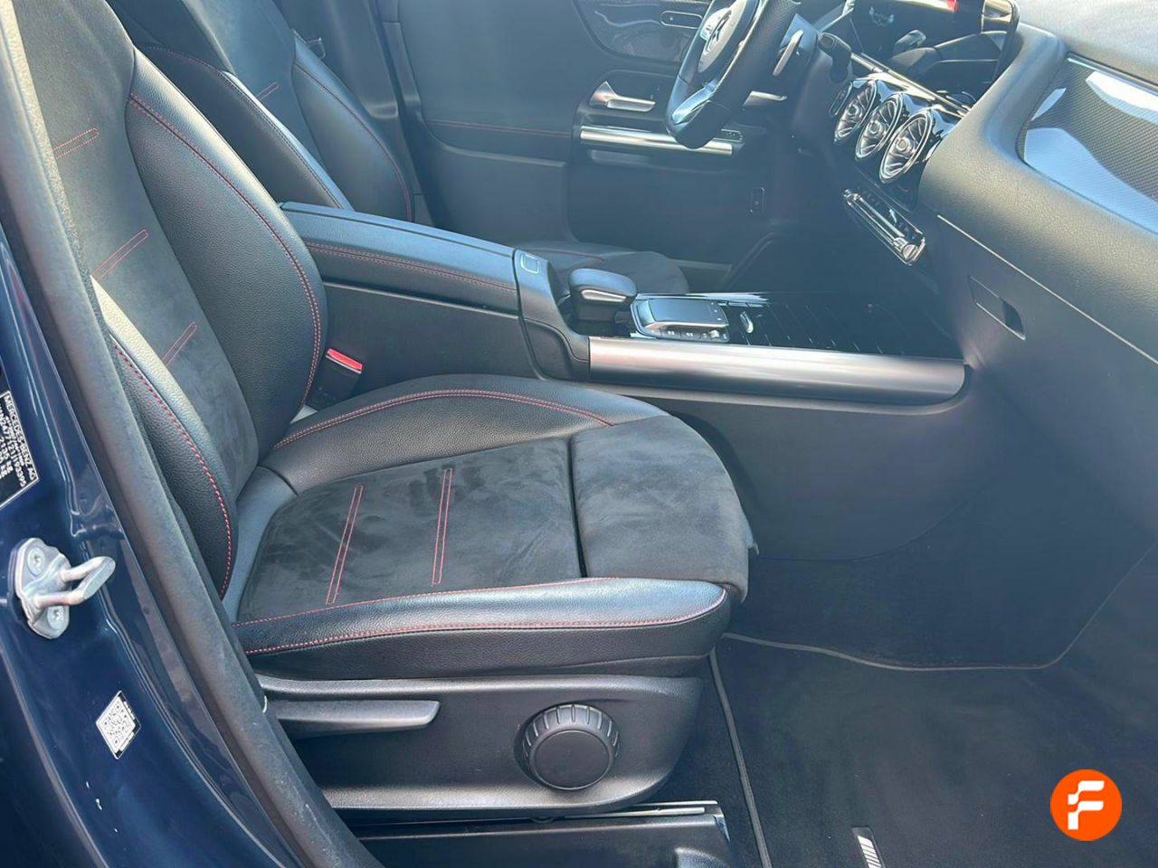 Foto Mercedes-Benz Clase GLA 24
