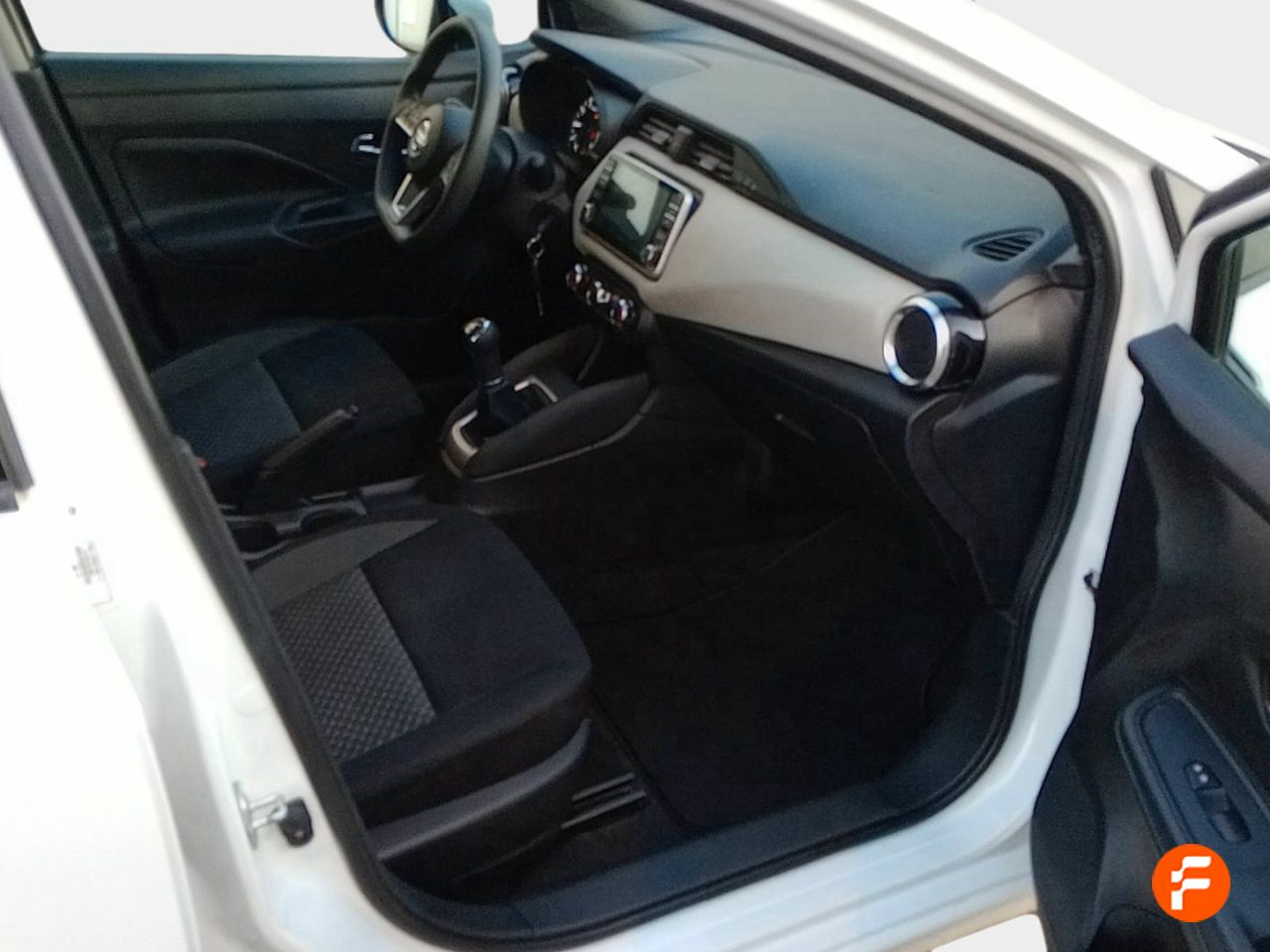 Foto Nissan Micra 10