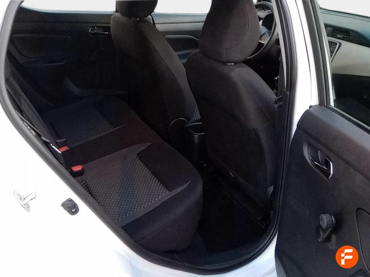 Foto Nissan Micra 11