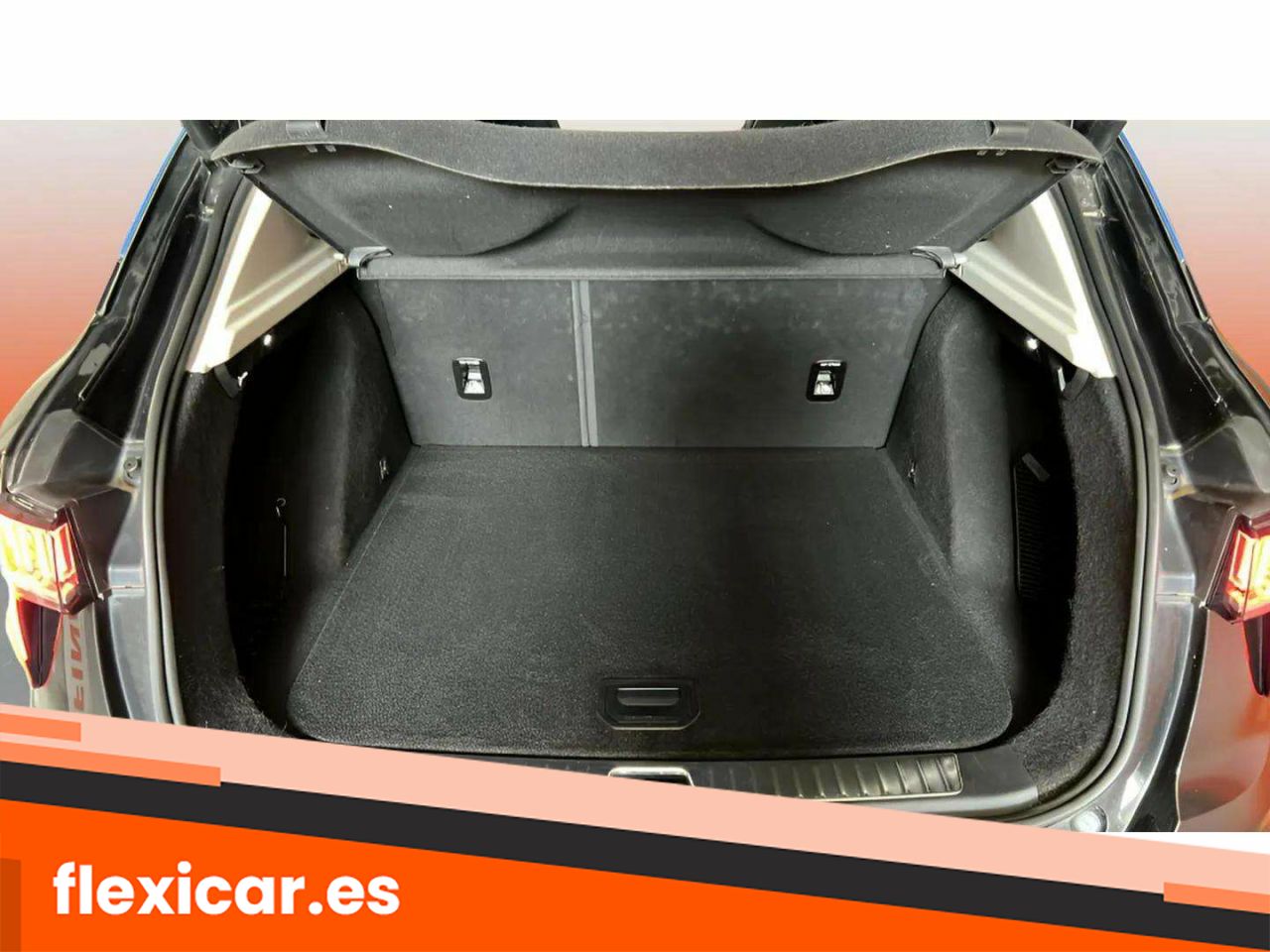 Foto LYNK&CO 01 10