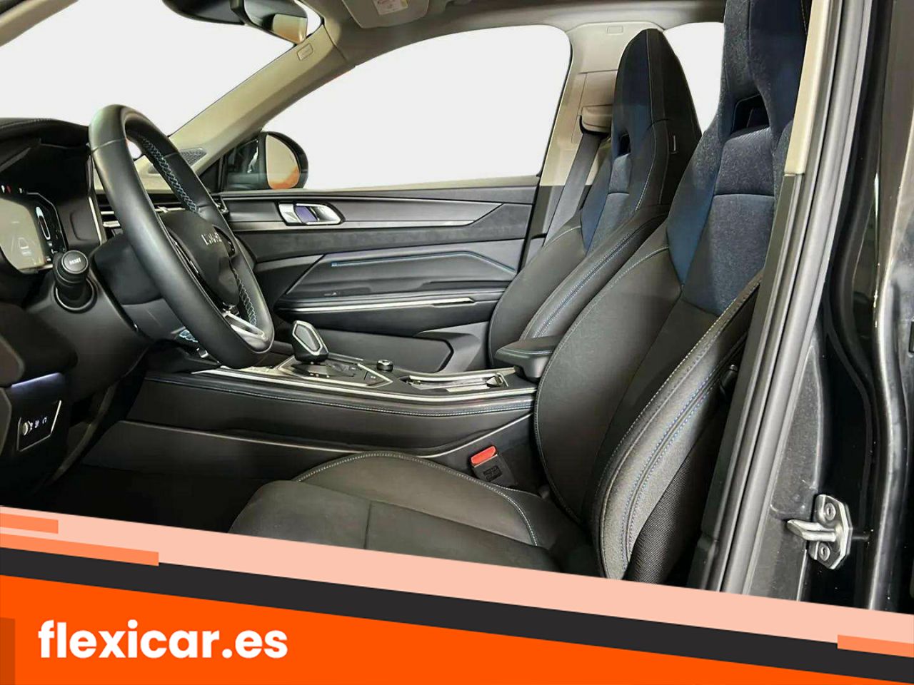 Foto LYNK&CO 01 12