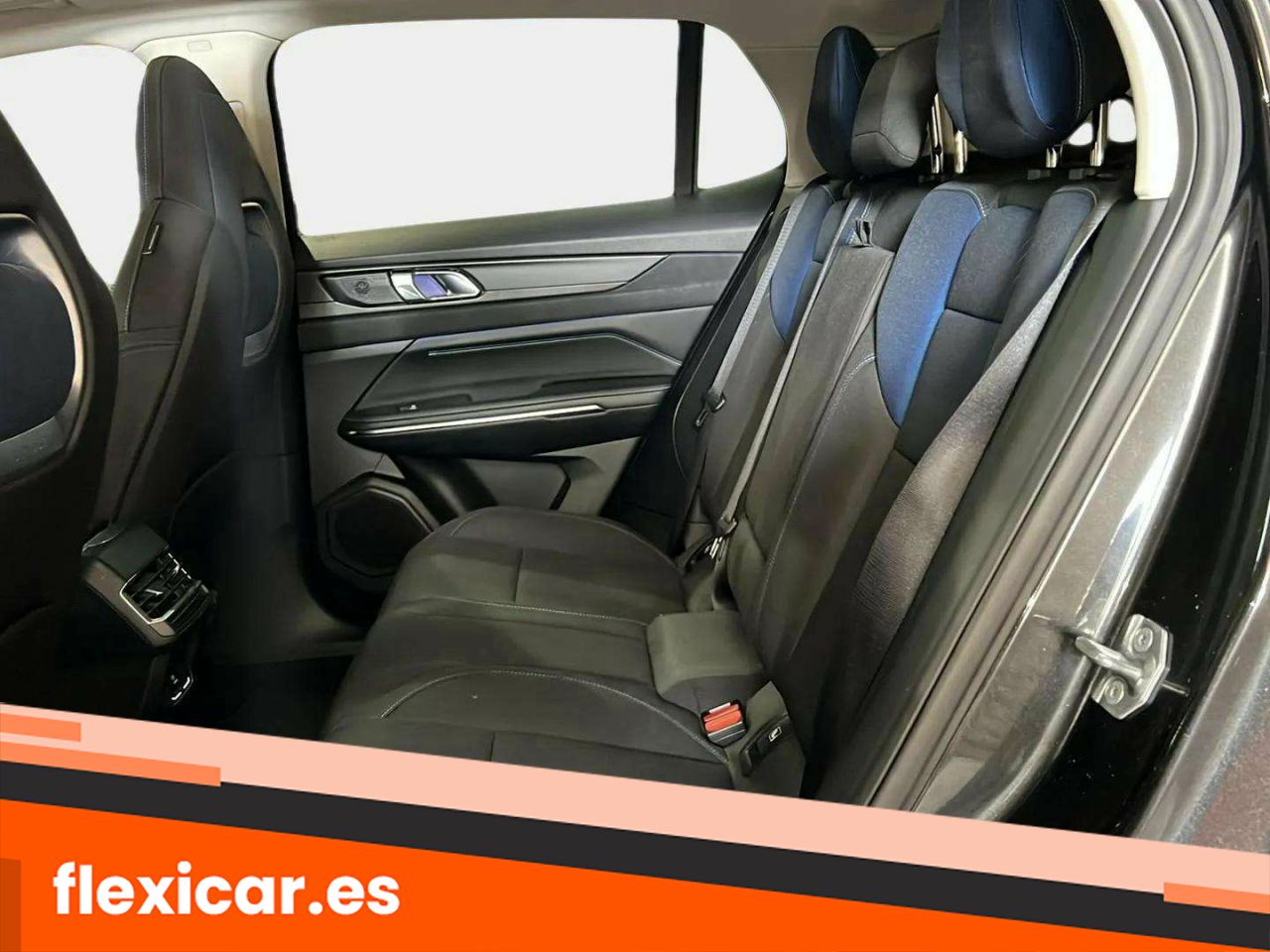 Foto LYNK&CO 01 13