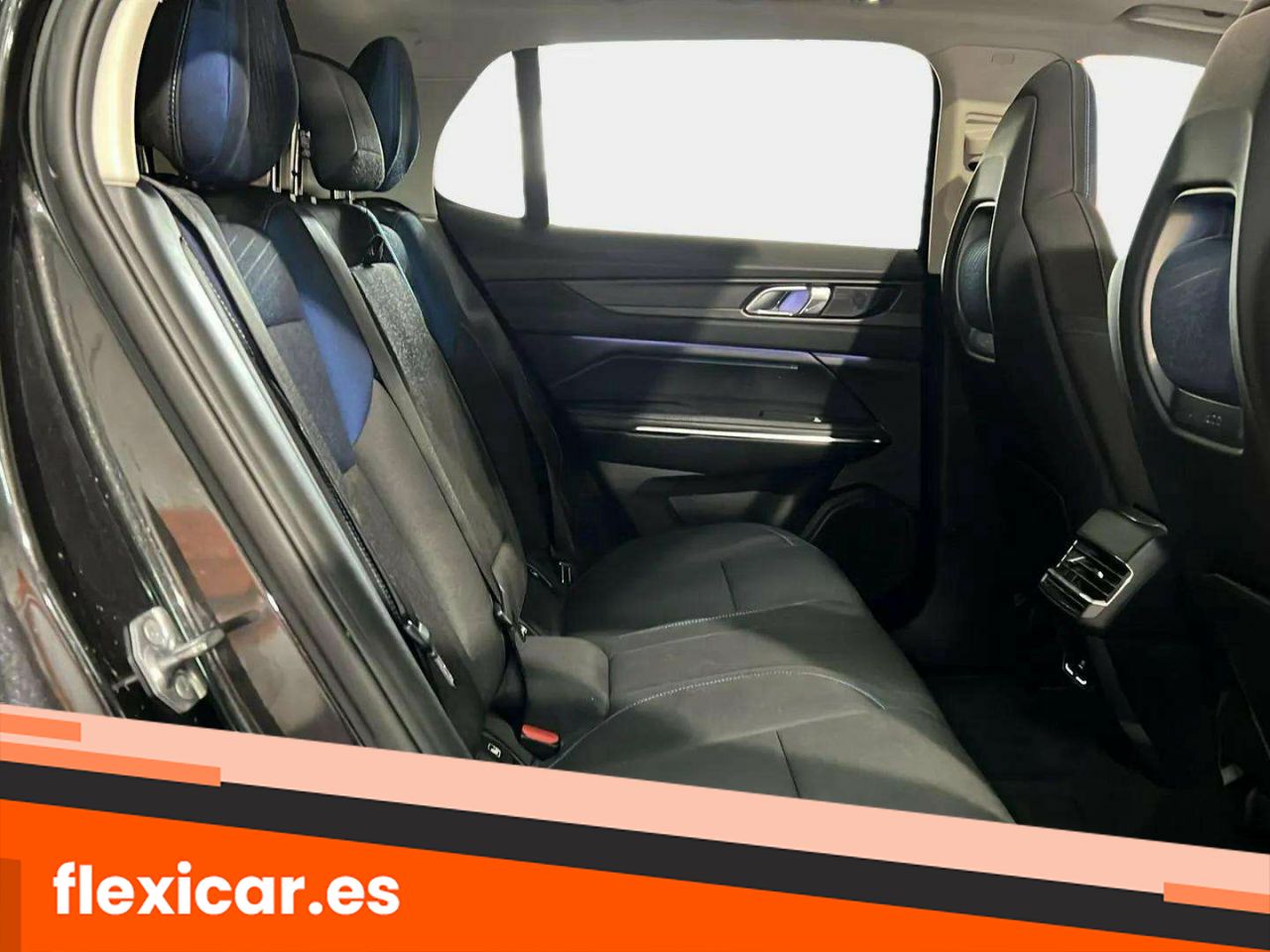 Foto LYNK&CO 01 15