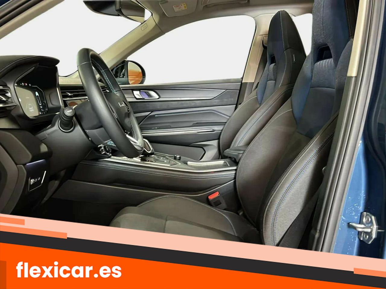 Foto LYNK&CO 01 11