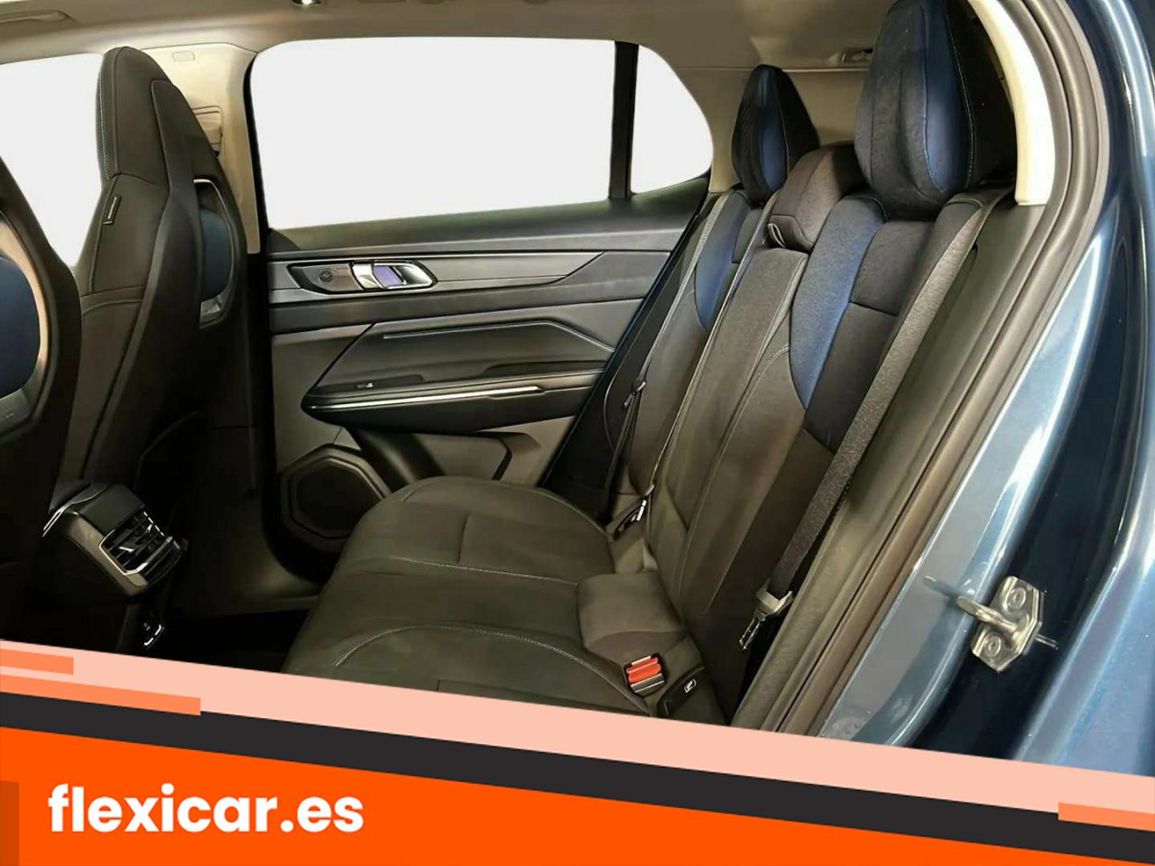 Foto LYNK&CO 01 12