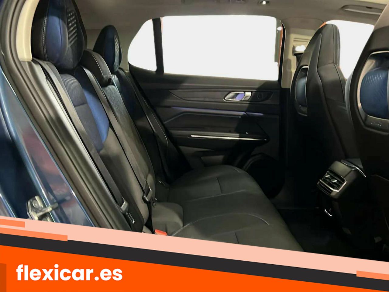 Foto LYNK&CO 01 14